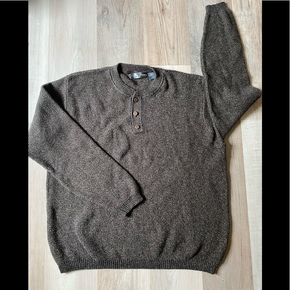 Mens XL Oscar De La Renta button top sweater